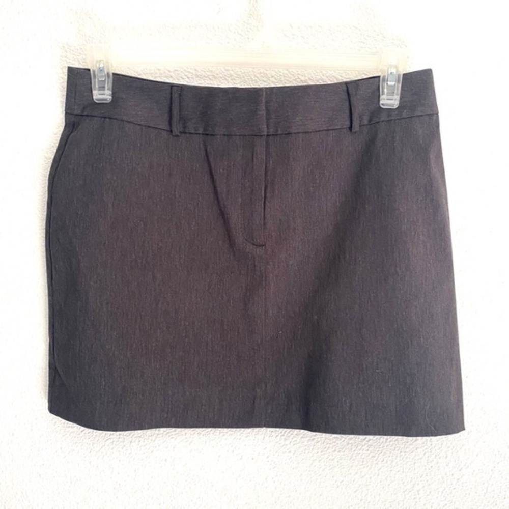 NWT Express stretch woman’s grey mini skirt - 9/10